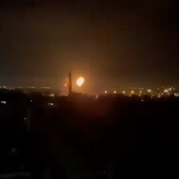 Striscia di Gaza, dopo una manifestazione palestinese Israele bombarda postazioni di Hamas [FOTO e VIDEO]
