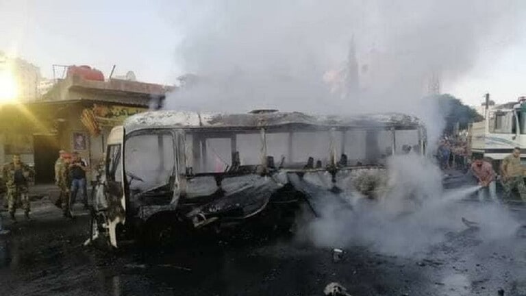 Siria, autobus esplode davanti alla sede della Guardia Repubblicana: 22 le vittime tra morti e feriti [FOTO]
