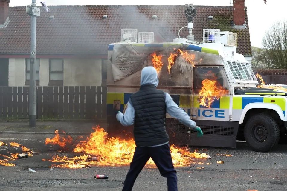 In Irlanda del Nord sale la tensione. «La visita di Biden nel mirino dell’IRA»