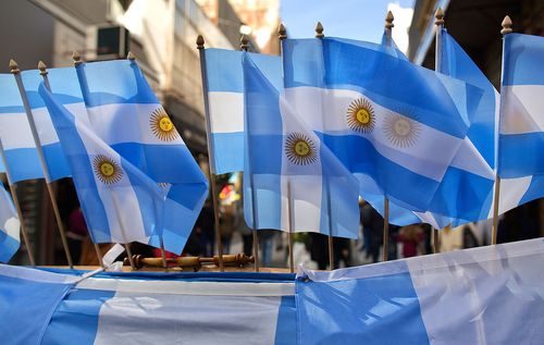 Bandiere argentine che sventolano