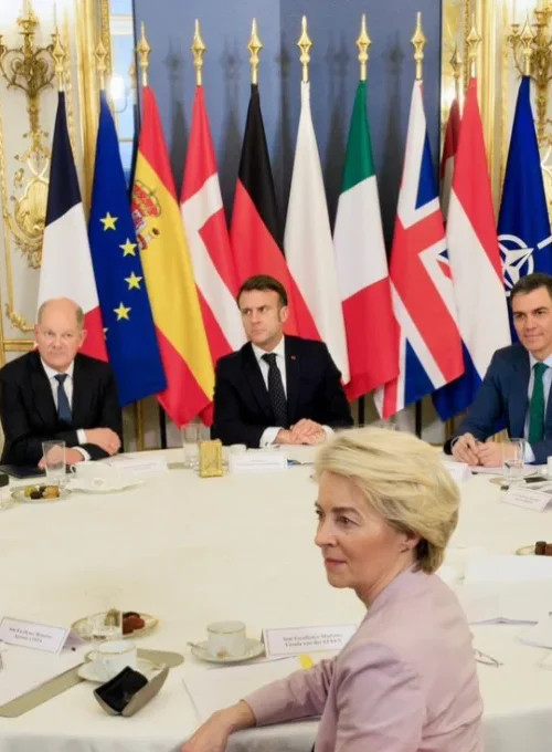 I leader UE e Nato durante il vertice di Parigi sull'Ucraina