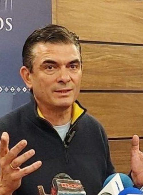 Rodrigo Paz Pereira durante una conferenza stampa alla Camera dei Deputati boliviana